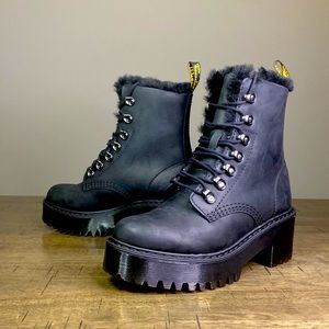 Dr. Martens Leona Fur Platform Leather boots. Women. Size 5